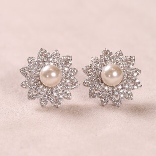 Brinco Flor Cravejada Com Zircônias e Pérolas Em Prata