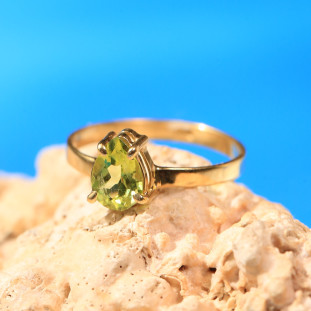 Anel Gota Com Peridoto Em Ouro Amarelo 