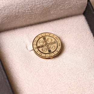 Pingente Mandala São Bento Em Ouro Amarelo 