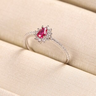 Anel Gota Cravejado Com Zircônia Vermelha Em Prata