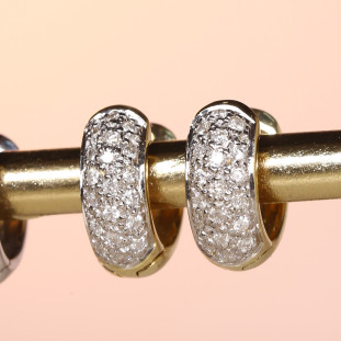 Argola Pavê Cravejada Com Diamantes Em Ouro Amarelo 