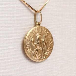 Pingente Medalha São Bento Oca Frente e Verso Em Ouro Amarelo
