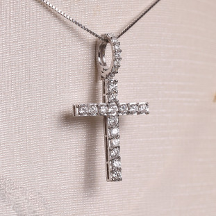 Pingente Cruz Cravejado Com Diamantes Em Ouro Branco
