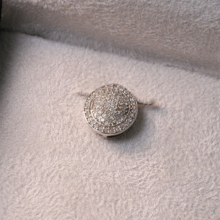 Pingente Oval Pavê e Moldura Com Diamantes Em Ouro Branco