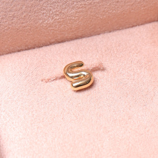 Pingente Letra S Boleada e Vazada no Verso Em Ouro Amarelo 