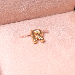 Pingente Letra R Boleada e Vazada no Verso Em Ouro Amarelo 