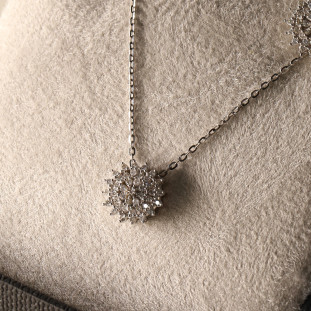 Gargantilha Chuveiro Cravejada Com Diamantes Em Ouro Branco 