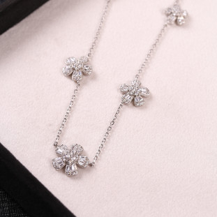 Gargantilha Flores Cravejada Com Zircônias Em Prata 