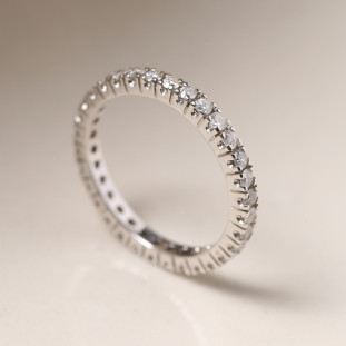 Aliança Inteira Cravejada Com Diamantes Em Ouro Branco