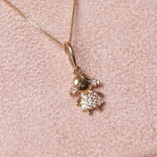 Pingente Menina Cravejado Com Zircônias Em Ouro Amarelo 
