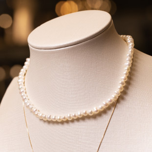 Colar de Pérolas Infantis Com Fecho Em Ouro Amarelo 