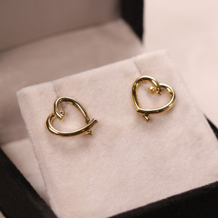 Brinco Coração Vazado Polido Em Ouro Amarelo 