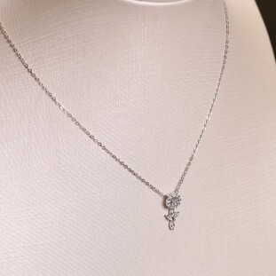 Gargantilha Flor Cravejda Com Zircônias Em Prata 