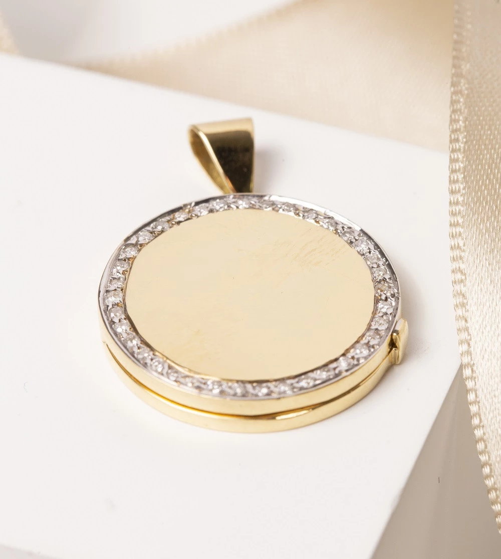 Pingente Relicário com Diamantes em Ouro Amarelo