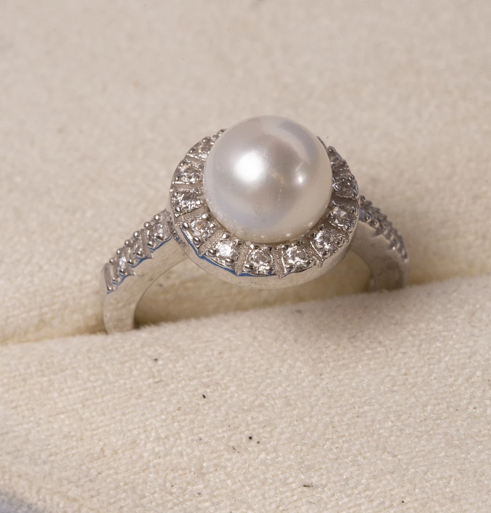 Anel Pérola Cravejado com Zircônias em Prata