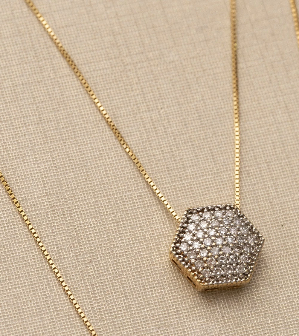 Gargantilha Chuveiro Sextavado com Diamante em Ouro Amarelo