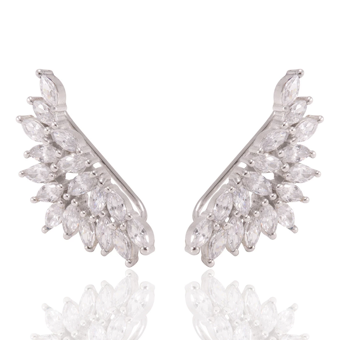 Brinco Ear Cuff Cravejado com Zircônia Navete em Prata