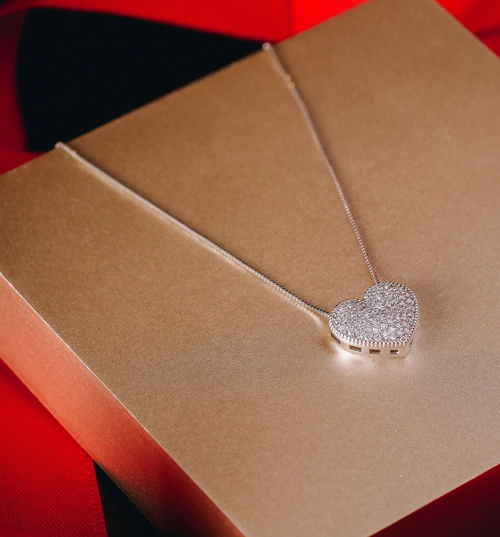 Gargantilha Coração Pavê Com Diamantes em Ouro Branco