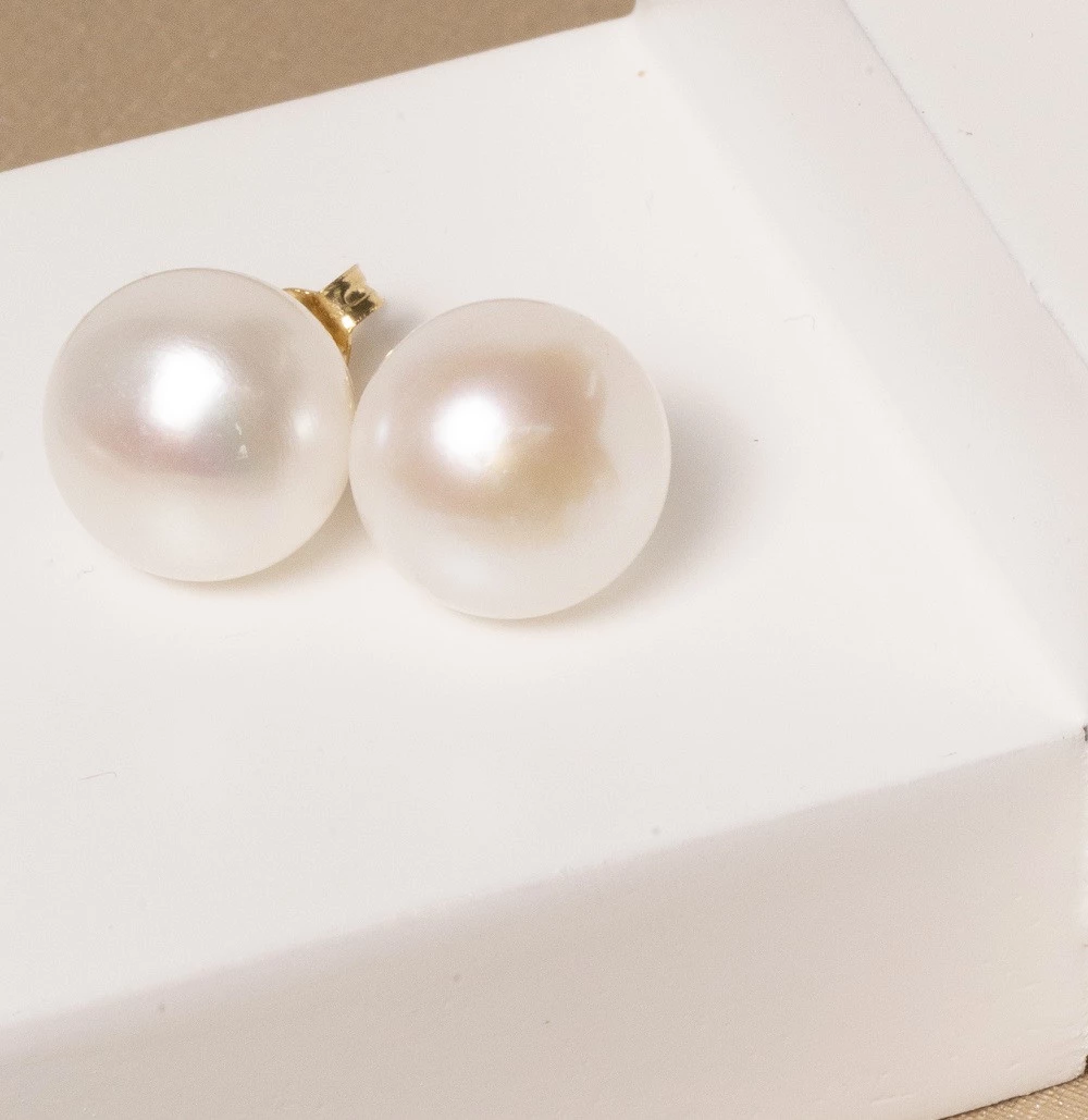 Brinco Solitário Pérola em Ouro Amarelo