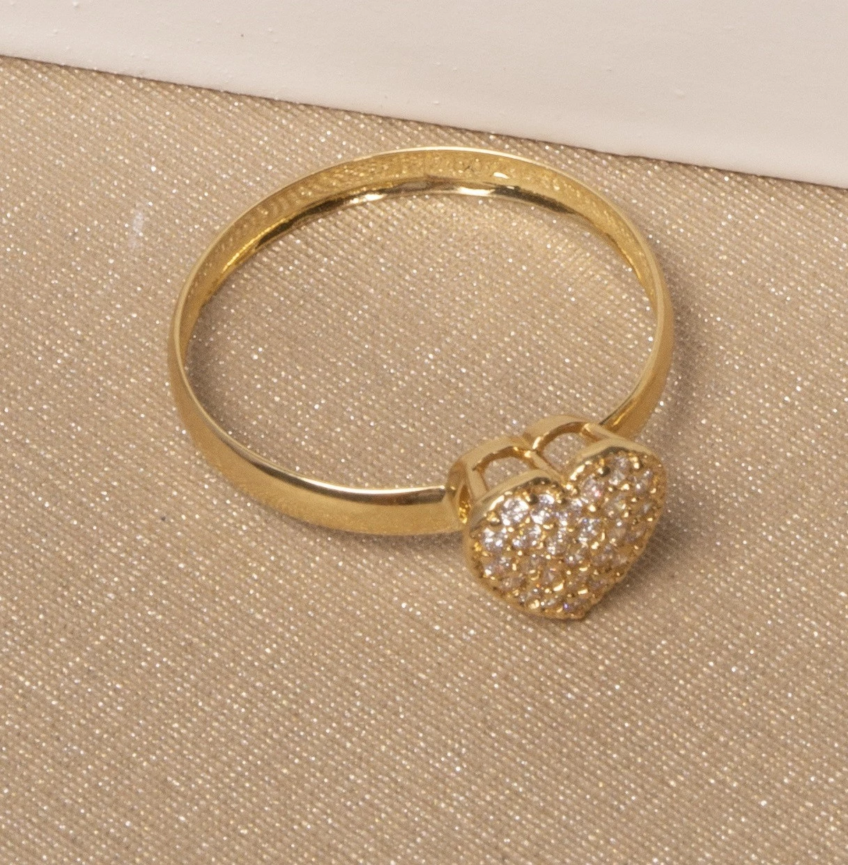 Anel Coração Pavê com Zircônia em Ouro Amarelo