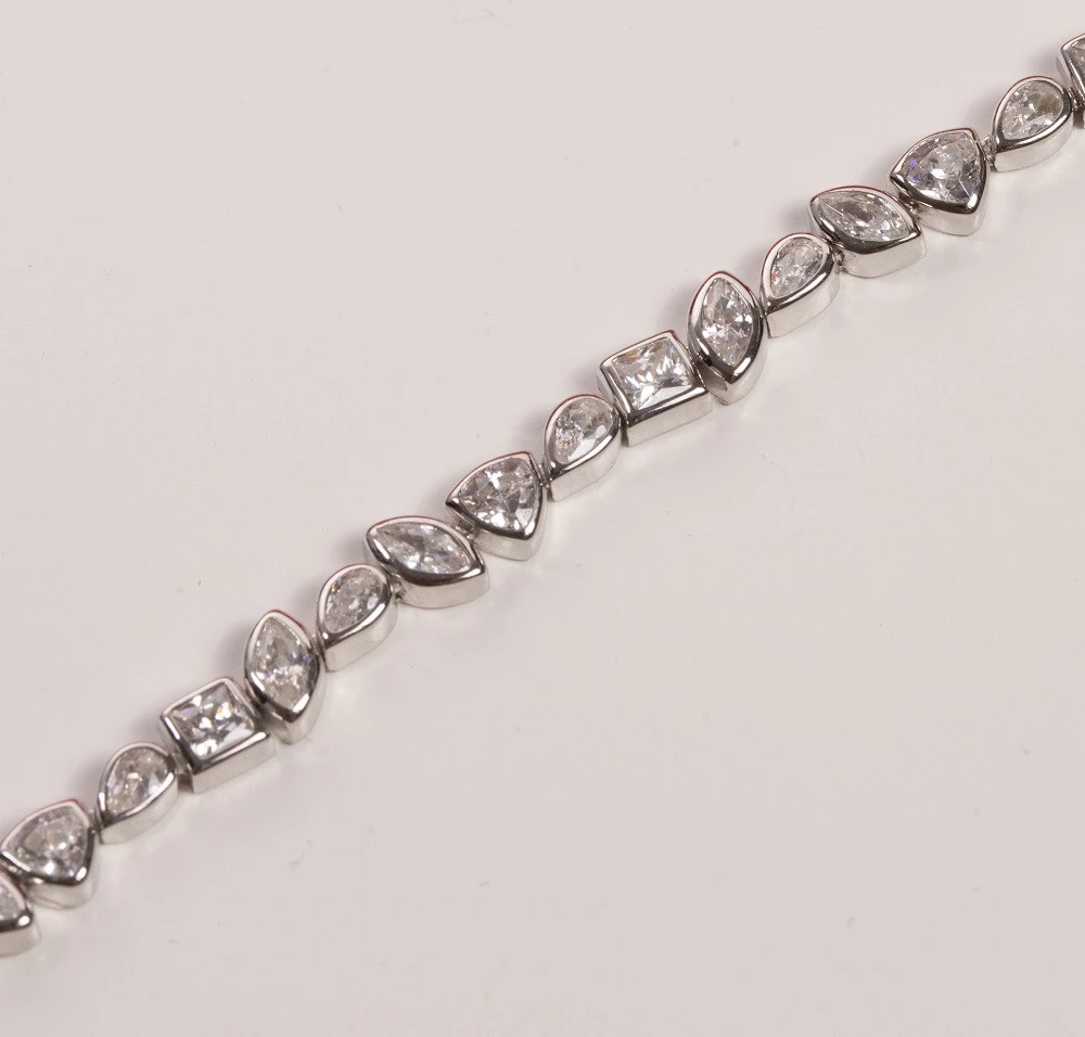 Pulseira Formas Cravejada com Zircônia em Prata