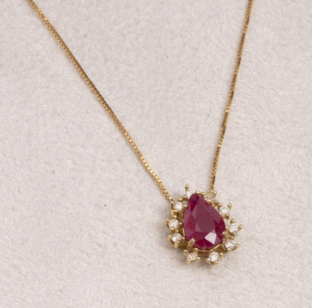 Gargantilha Gota Rubi com Diamantes de Ouro Amarelo