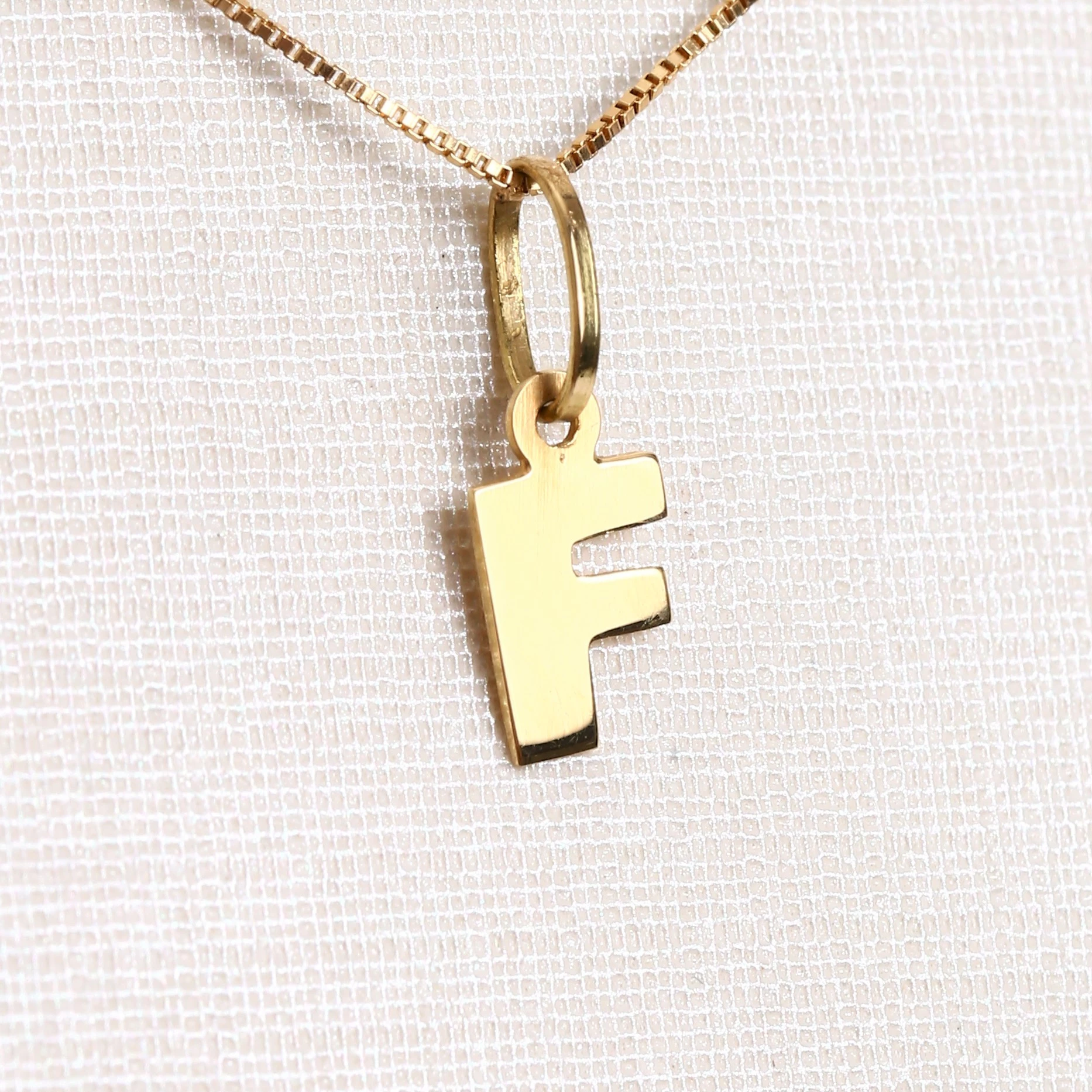Pingente Letra F Em Ouro Amarelo