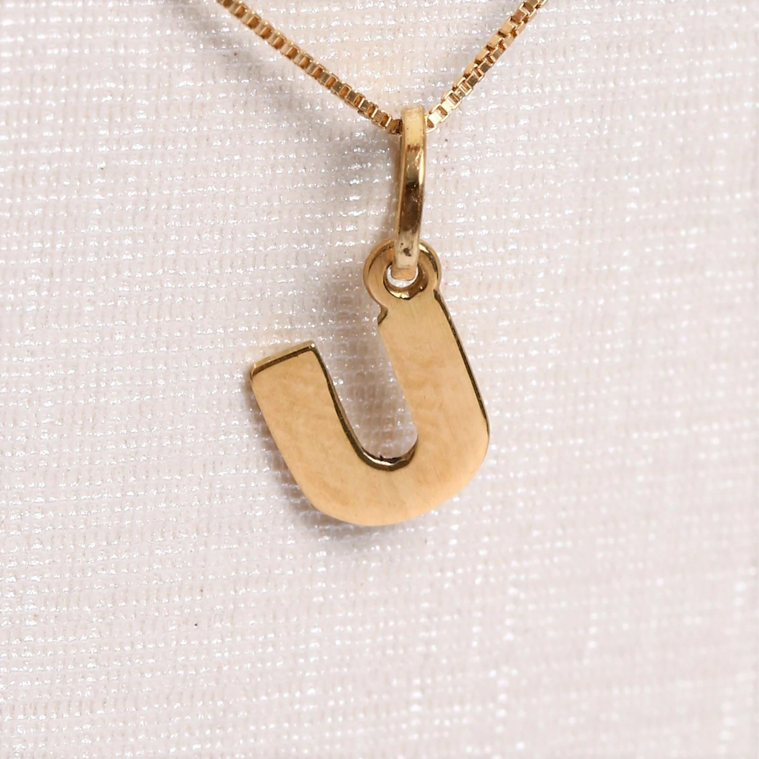 Pingente Letra U Em Ouro Amarelo