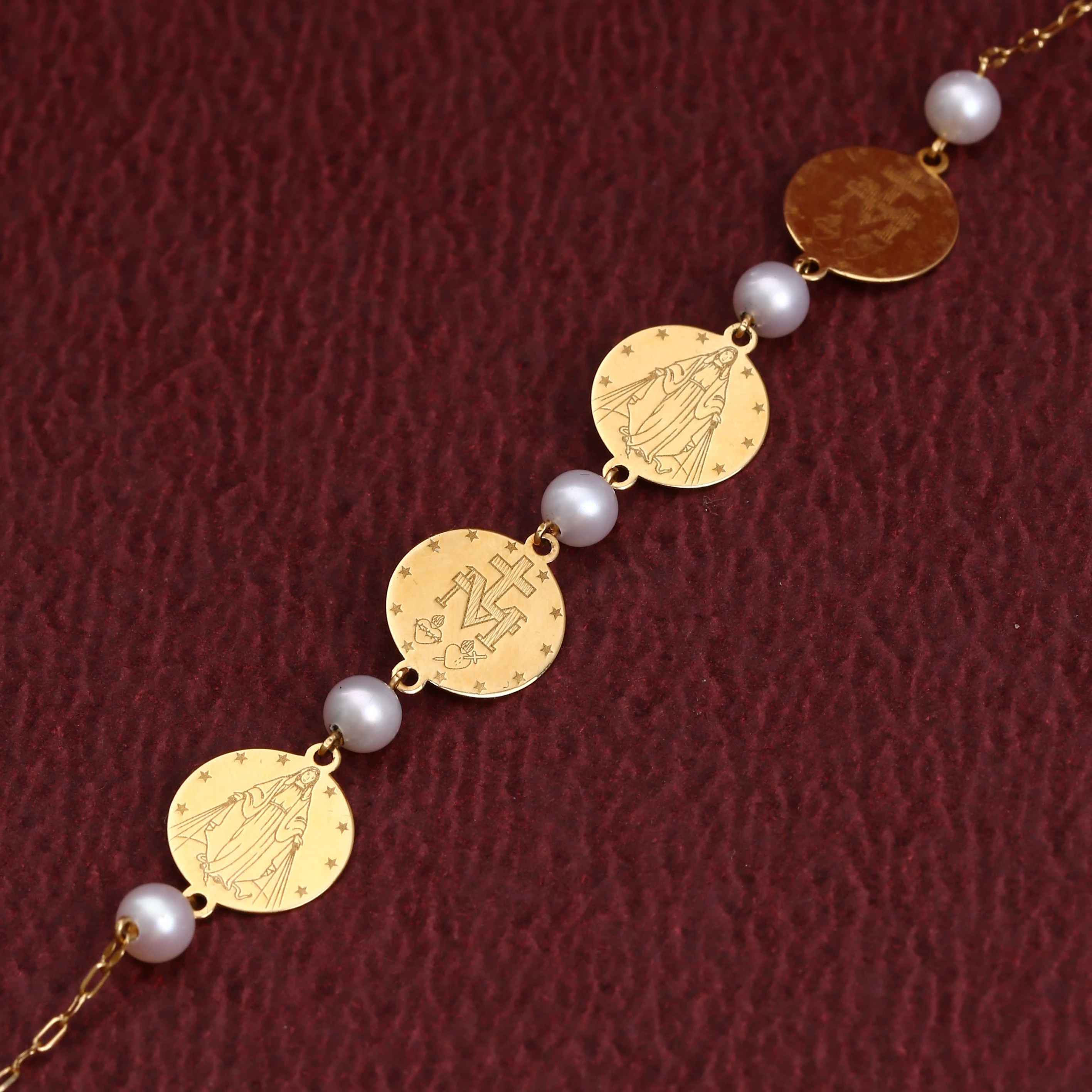 Pulseira Nsa Sra das Graças com Pérolas em Ouro Amarelo