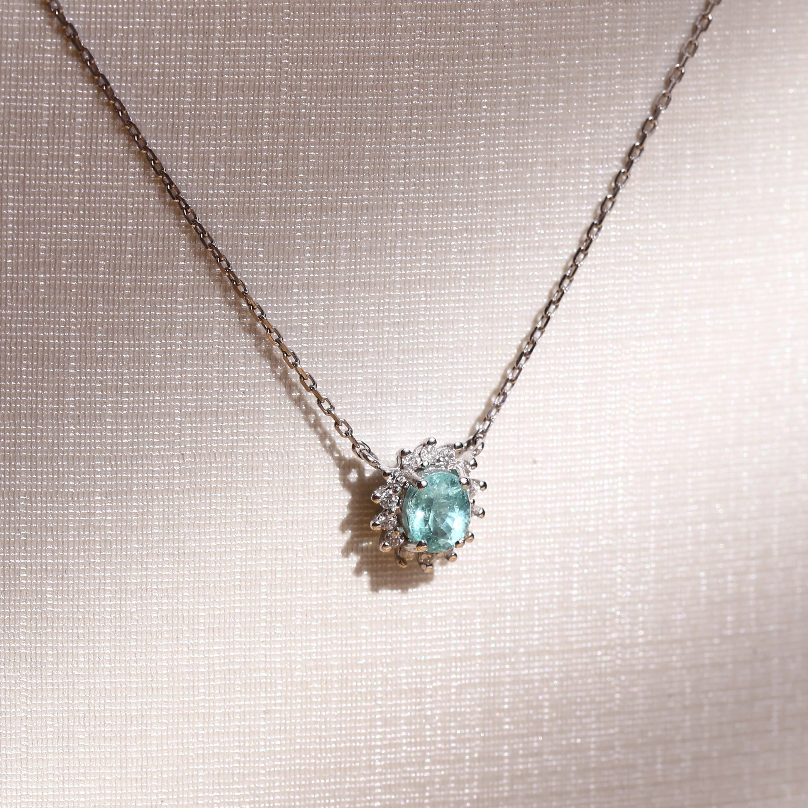 Gargantilha Turmalina Paraíba Redonda E Diamantes Em Ouro Branco