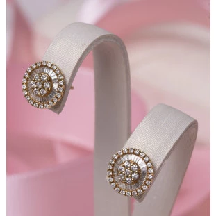 Brinco Pizza Pequeno com Diamante em Ouro Amarelo