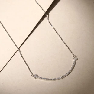 Gargantilha Fio Cravejada Com Zircônias Em Prata