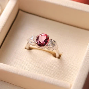 Anel Coração Moissanite e Topazio Pink Em Prata 