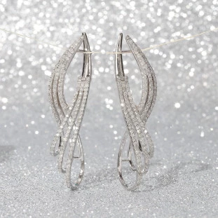 Brinco Fios Torcidos Cravejado Com Diamantes Em Ouro Branco