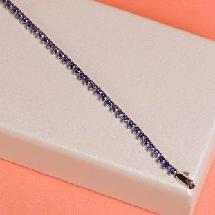 Pulseira Riviera Corações Cravejada Com Zircônias Tanzanitas Em Prata