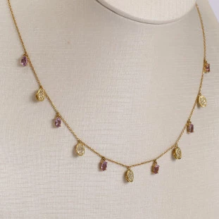 Gargantilha Com Pingente Cravejados Com Diamantes e Ametistas Em Ouro Amarelo