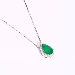 Gargantilha Gota Cravejada com Zircônia Esmeralda em Prata