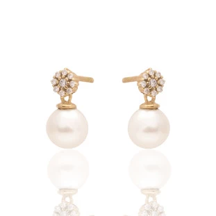Brinco Flor Pérola com Diamante em Ouro Amarelo