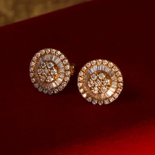 Brinco Pizza Pequeno com Diamante em Ouro Amarelo