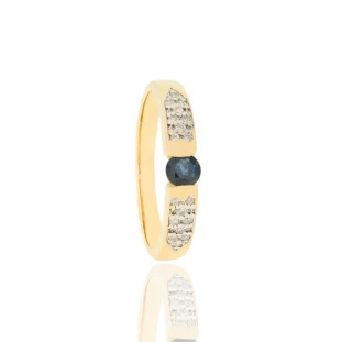 Anel com Safira e Diamantes em Ouro Amarelo