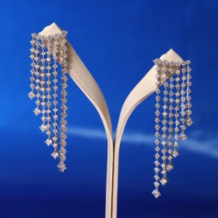 Brinco Ear Cuff Franja Cravejado Em Zircônia Em Prata