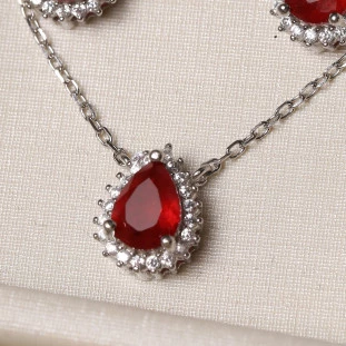 Gargantilha Gota Com Zircônias Rubis Em Prata 