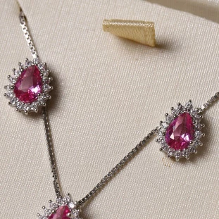 Brinco Gota Com Zircônias Rosas Em Prata 