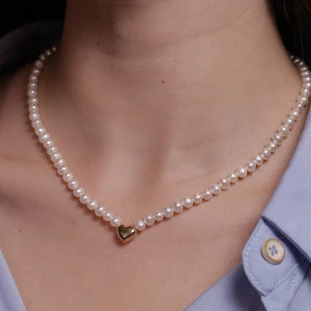 Colar de Pérolas Com Coração Em Ouro Amarelo 