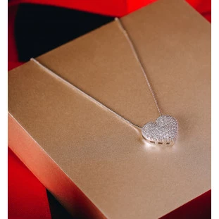 Gargantilha Coração Pavê Com Diamantes  em Ouro Branco