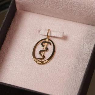 Pingente Medicina Oval Em Ouro Amarelo 