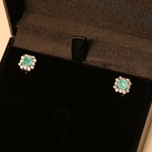 Brinco Quadrado Com Zirconias Turmalinas Em Prata