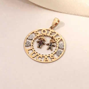 Pingente Filhos Com Rubis e Safiras Em Ouro Amarelo