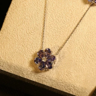 Gargantilha Flor Tanzanítas Com Diamantes Em Ouro Branco