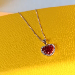 Gargantilha Coração Cravejada Com Zircônias Rubis Em Prata